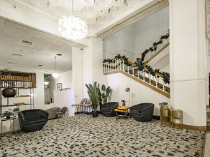 Seating Area Staircase | Bigelow