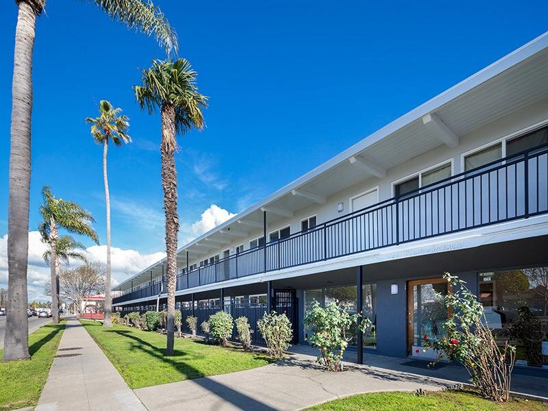 Building Exterior | Aloha Apartments