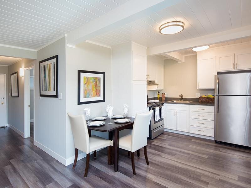 Dining Room | Aloha Apartments