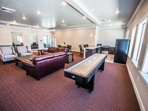 Resident Lounge | Mill Point Vineyard Apartments