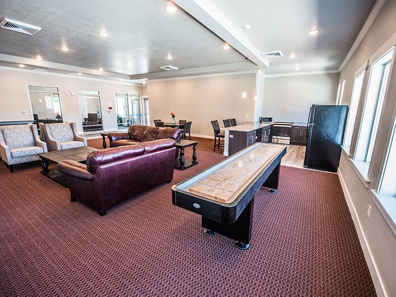 Resident Lounge | Mill Point Vineyard Apartments