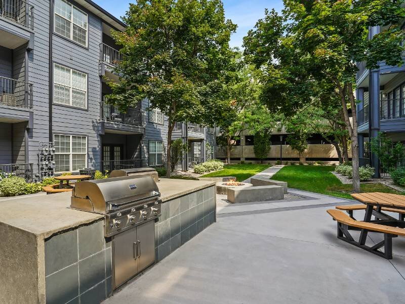 BBQ Grills | Braxton at Trolley Square