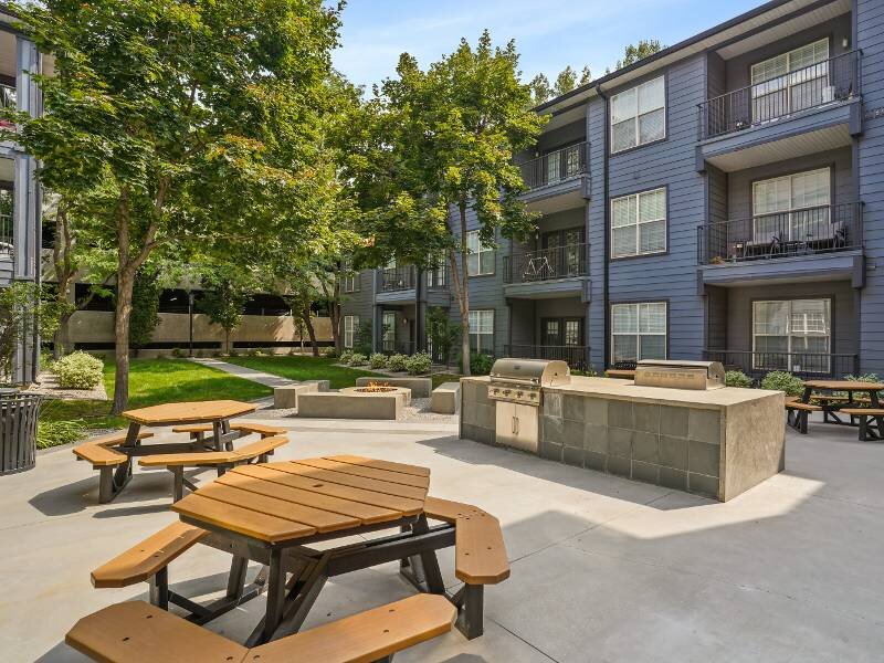 Picnic Area | Braxton at Trolley Square