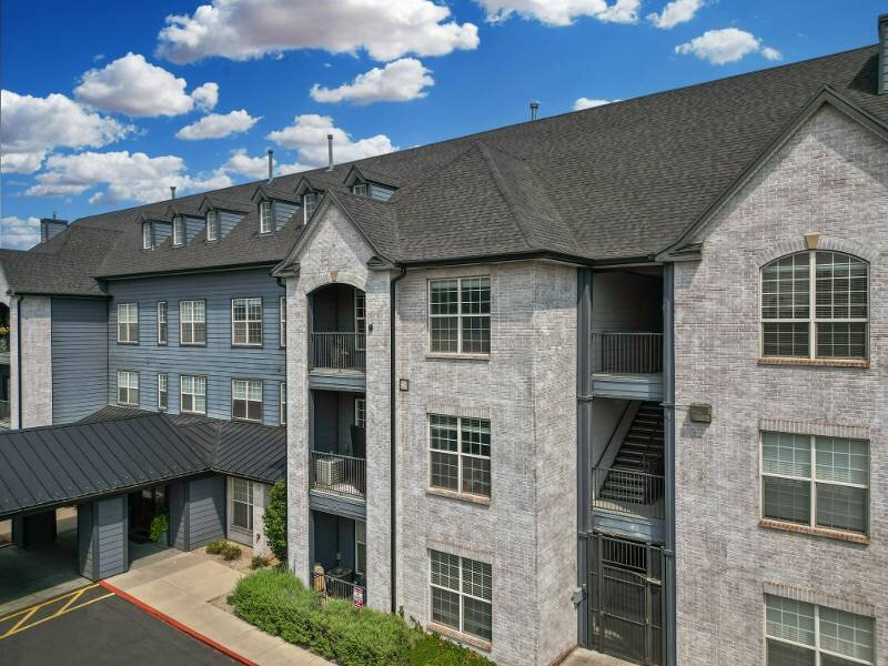 Apartment Exterior | Braxton at Trolley Square