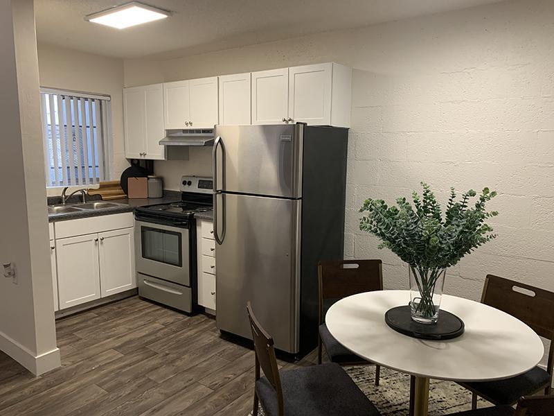 Kitchen & Dining Area| Towers on Main Apartments
