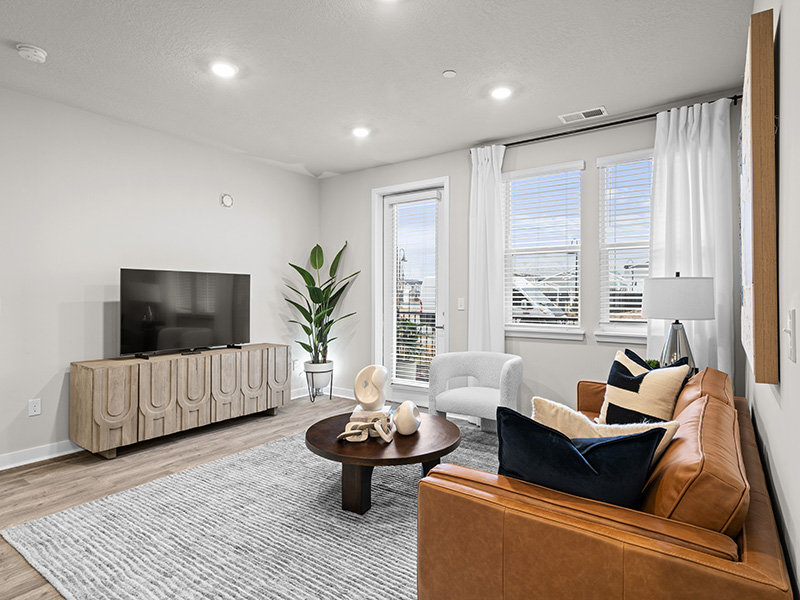 2x2 Living Room | Northshore Apartments