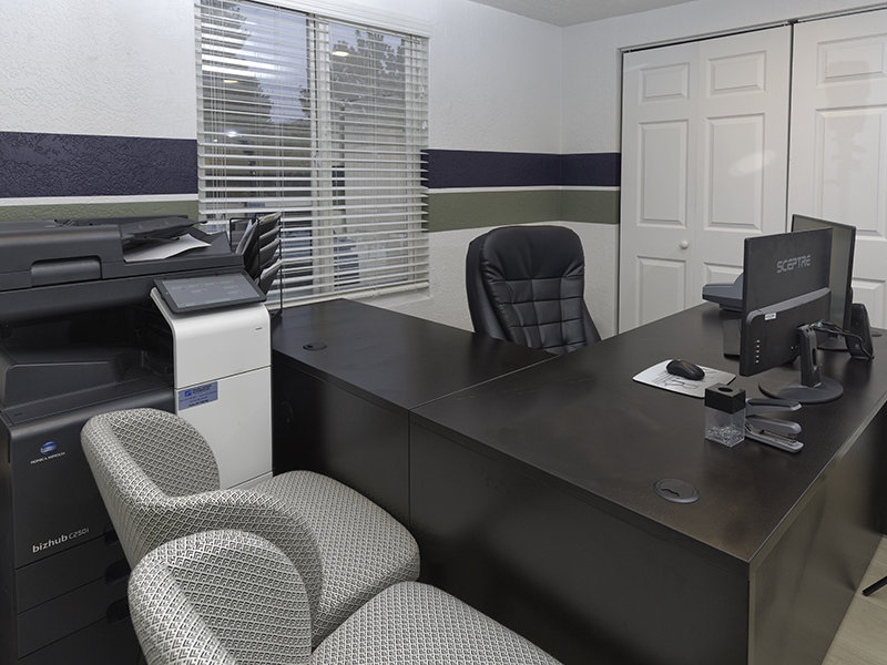 Office Seating | Mid Central Apartments