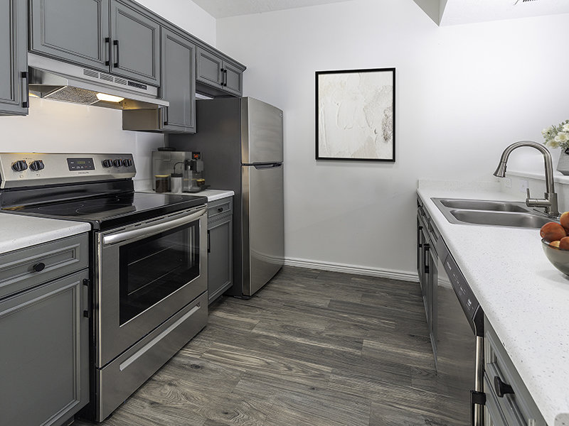 Fully Equipped Kitchen | Ridgeview Apartments