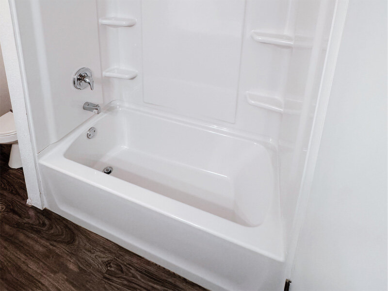 Large Bathroom | Cambridge Cove