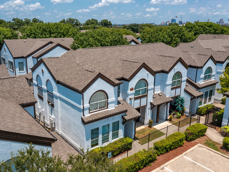 Exterior | Summit of Benavides Park Apartments
