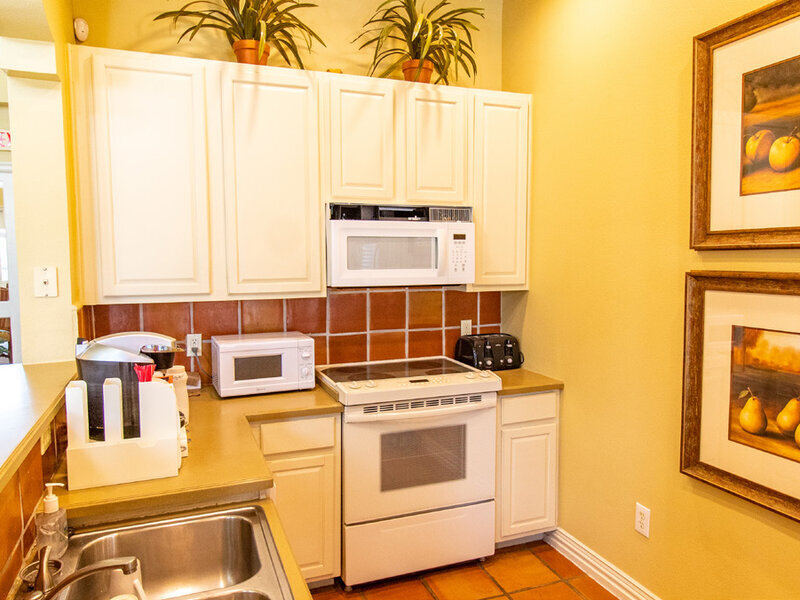 Kitchen | Summit of Benavides Park Apartments