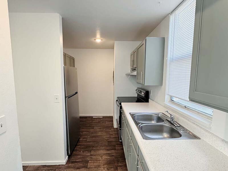 Kitchen | Pacific Avenue & Pacific Heights Apartments