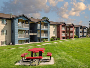 Apartment Exterior | Tuscany Cove