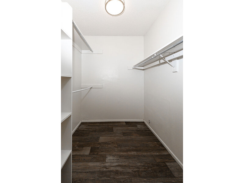 Walk In Closet | Tuscany Cove