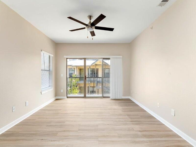 Front Room with Ceiling Fan | The Niche Apartments