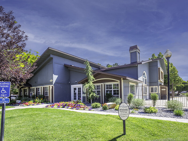Clubhouse | Mountain Shadows Apartments