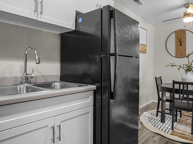 Kitchen | Mountain Shadows Apartments
