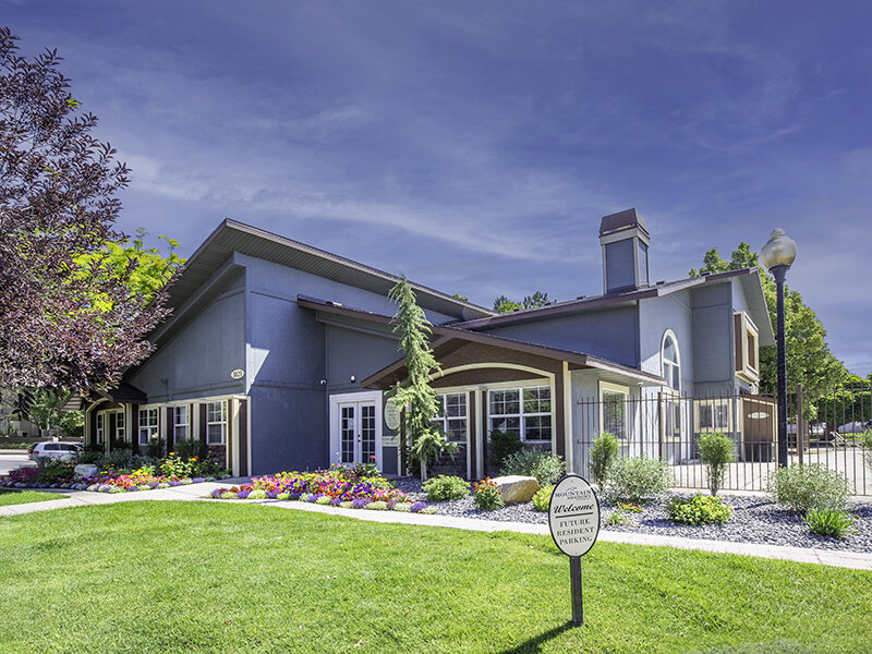 Clubhouse Exterior | Mountain Shadows Apartments