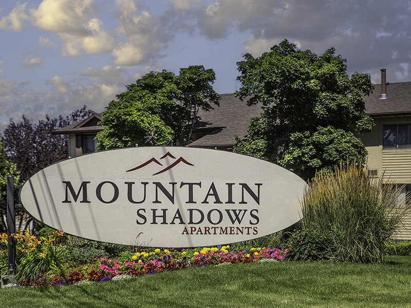Monument Sign | Mountain Shadows Apartments