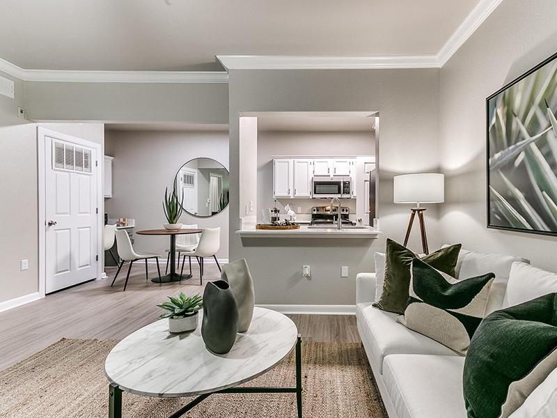 Living Room | The Heights at Battle Creek Apartments