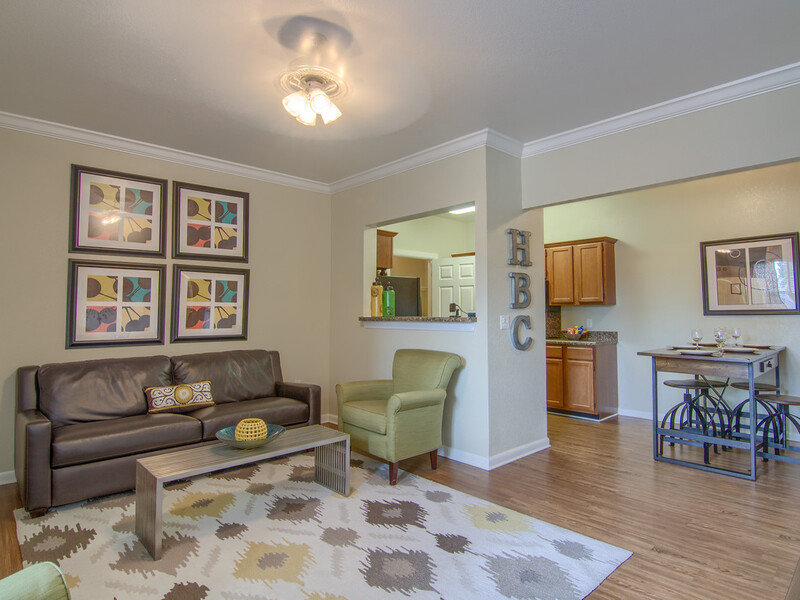 Front Room | The Heights at Battle Creek Apartments
