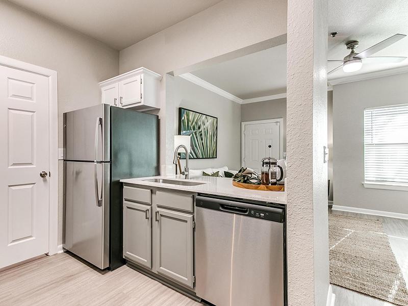 Fully Equipped Kitchen | The Heights at Battle Creek Apartments