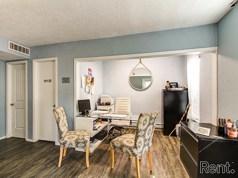 Office Space | Norman Creek Apartments in Norman, OK
