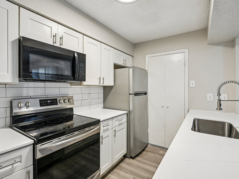 Stainless Appliances | Villas on Rosemeade East