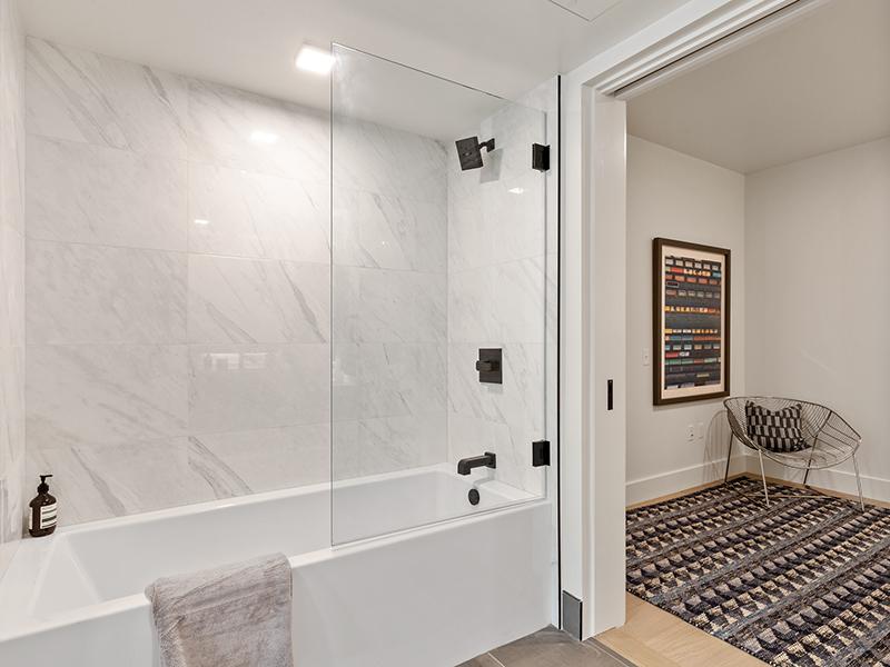 Bathtub | 950 Tennessee Apartments in San Francisco