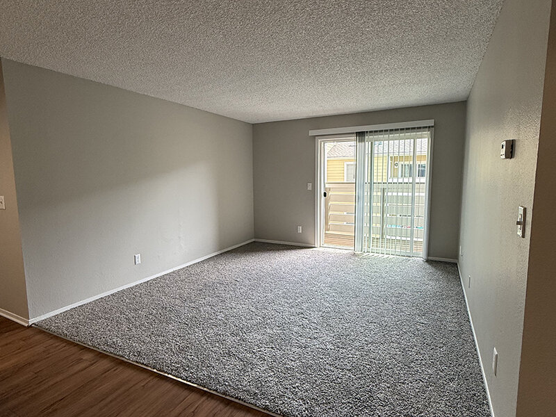 Carpeted Front Room | 2x2B | Willow Ridge