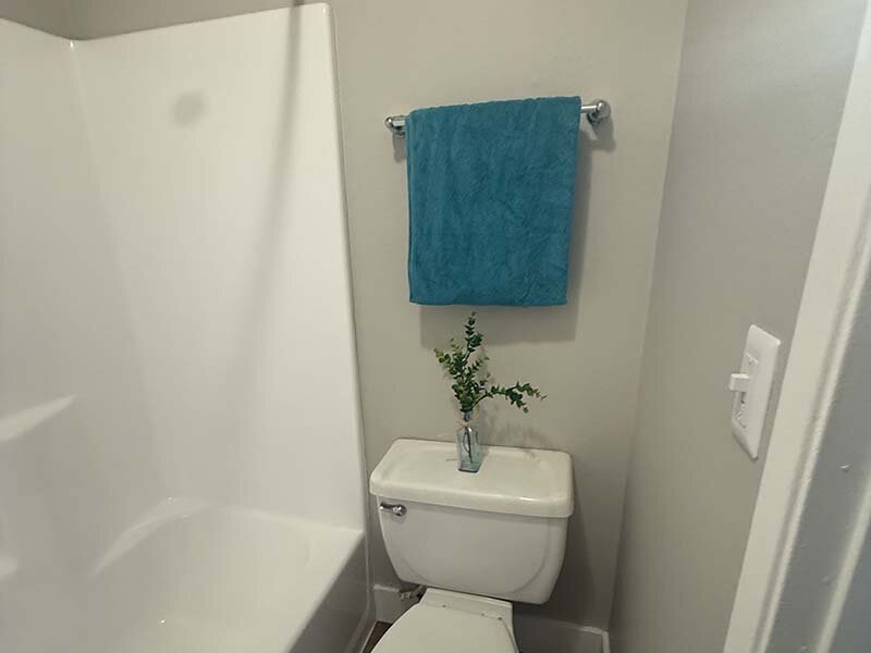 2x2 Bathroom | Willow Ridge