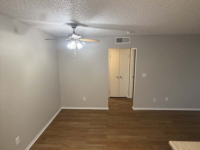 1x1 Dining Area | Willow Ridge