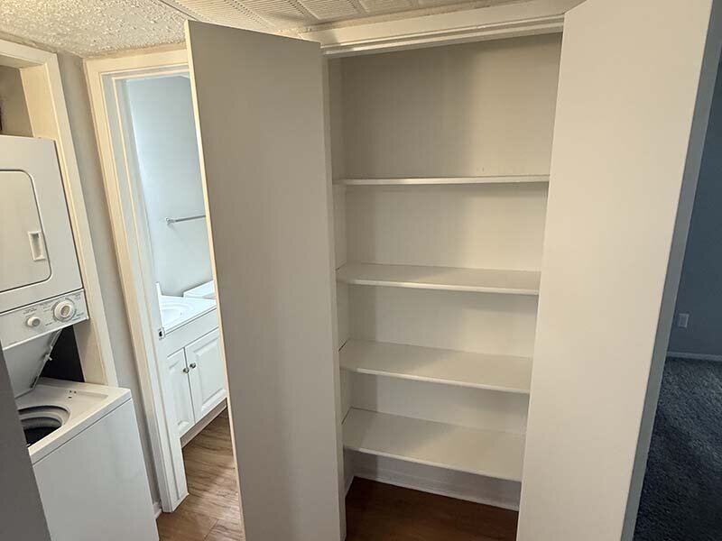 1x1 Linen Closet | Willow Ridge
