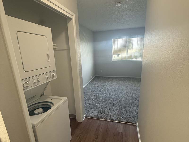 2x2 Laundry Closet | Willow Ridge