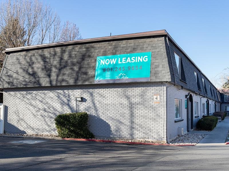 Now Leasing Sign | The Azlee