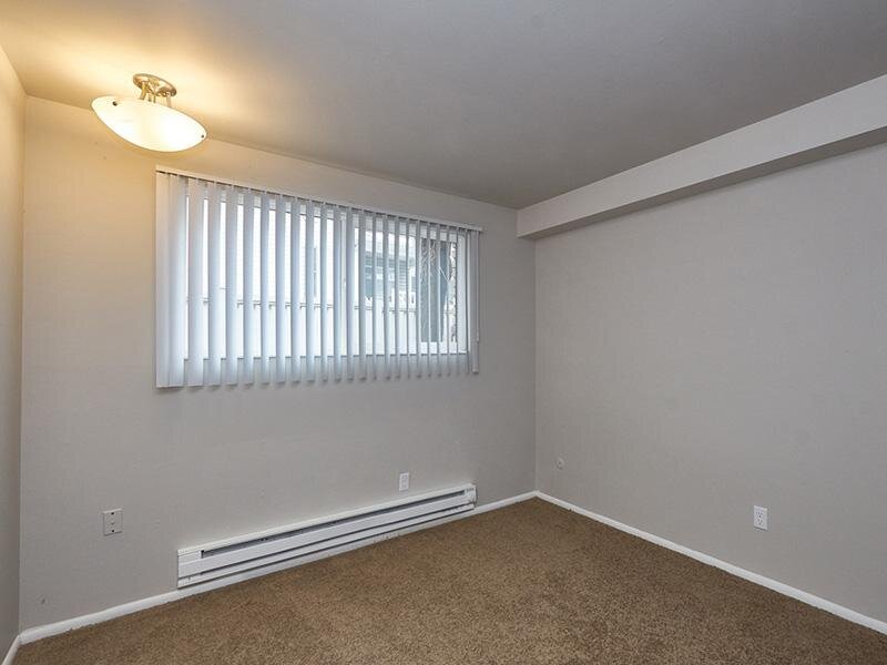 Spacious Bedroom | The Azlee