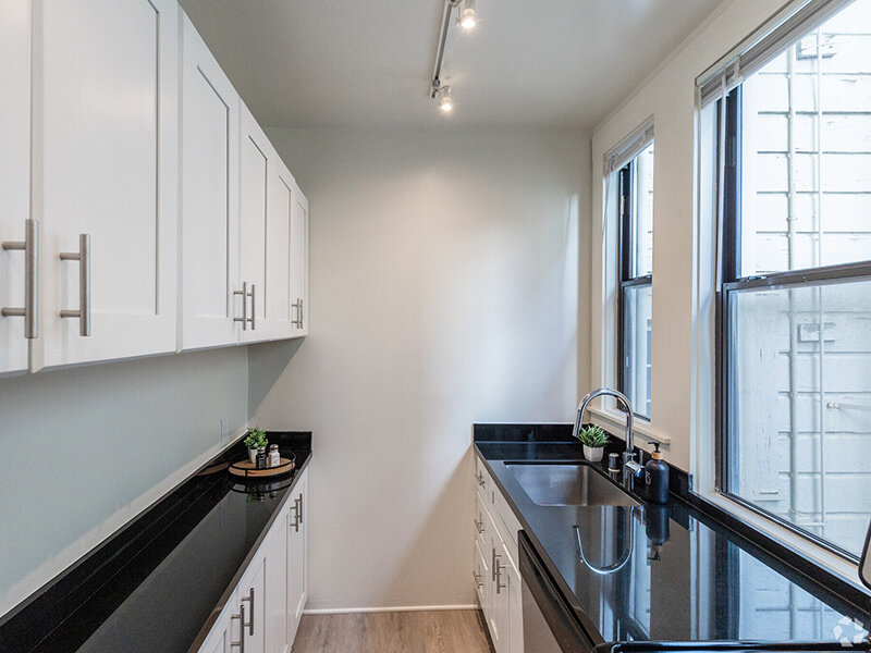 Kitchen | 3201 Washington Apartments