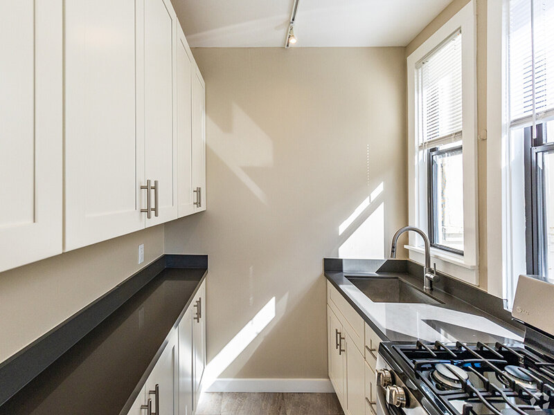 Fully Equipped Kitchen | 3201 Washington Apartments