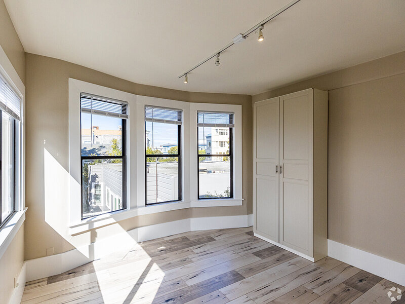 Elegant Design | 3201 Washington Apartments
