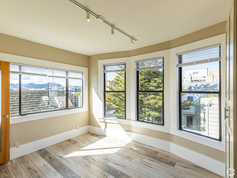 Abundant Natural Lighting | 3201 Washington Apartments