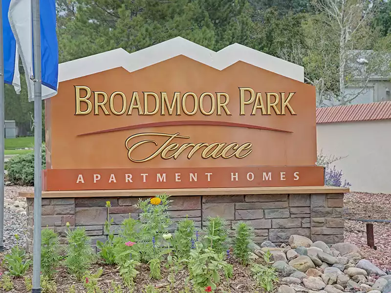 Monument Sign | Broadmoor Terrace