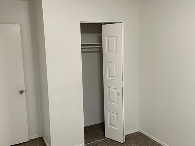 Closet with Rods | Mulberry Park