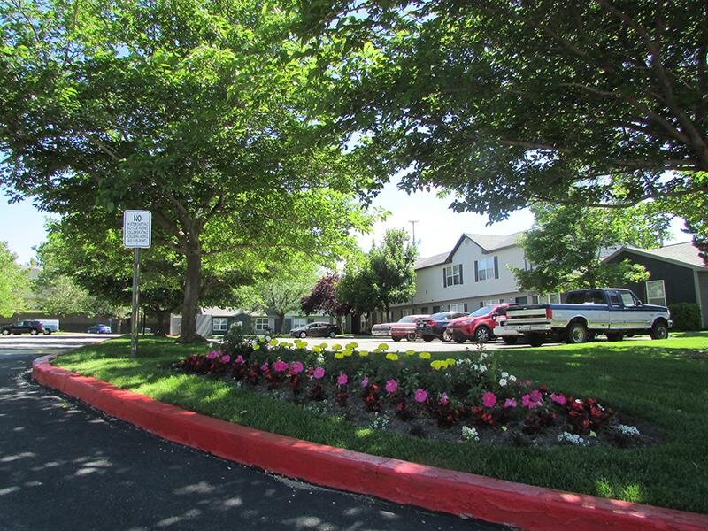 Beautifully Landscaped | Mulberry Park