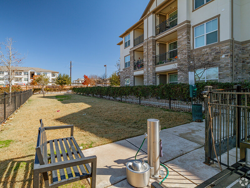 Exterior Views | El Sereno Senior Living
