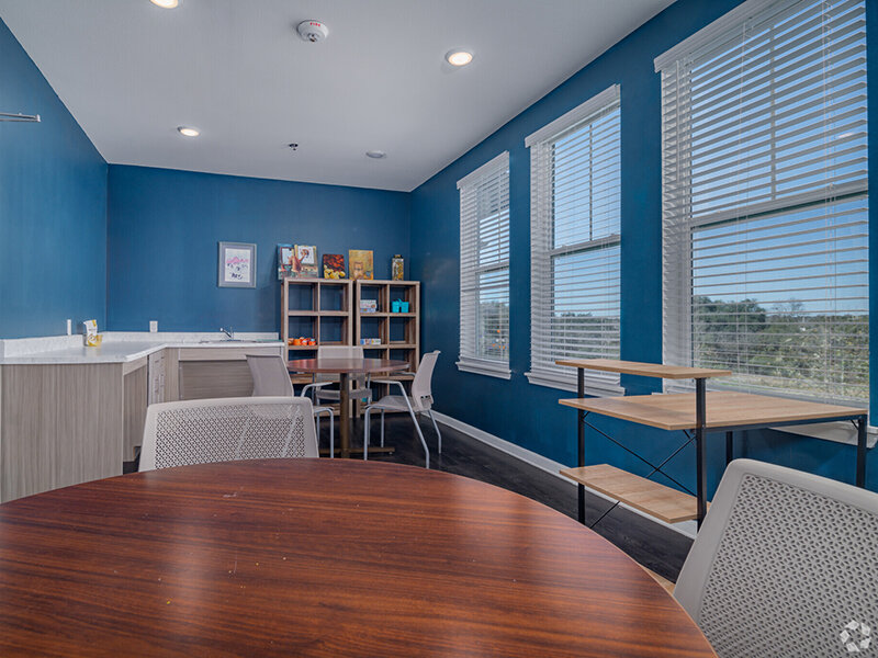 Spacious Seats | El Sereno Senior Living