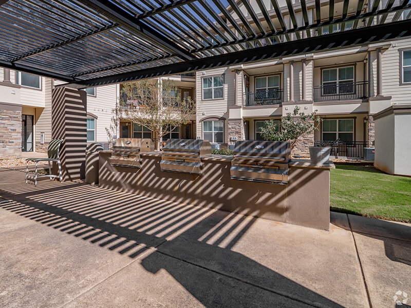 BBQ Grills | El Sereno Senior Living