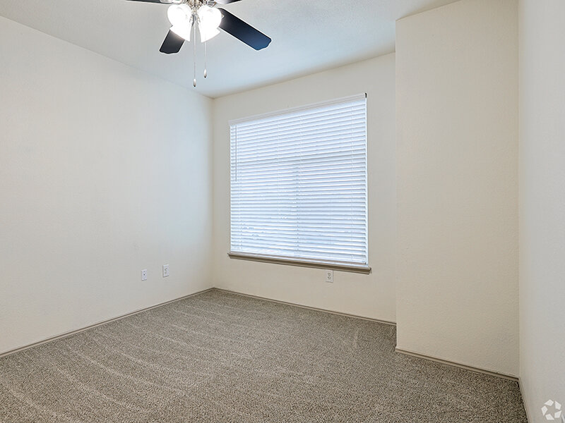 Spacious Room | Oaks at Georgetown