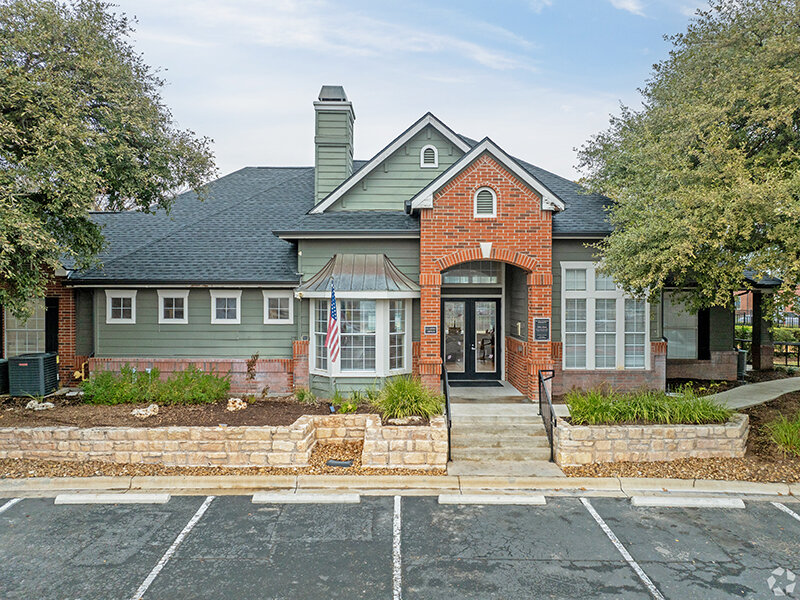 Parking | Oaks at Georgetown