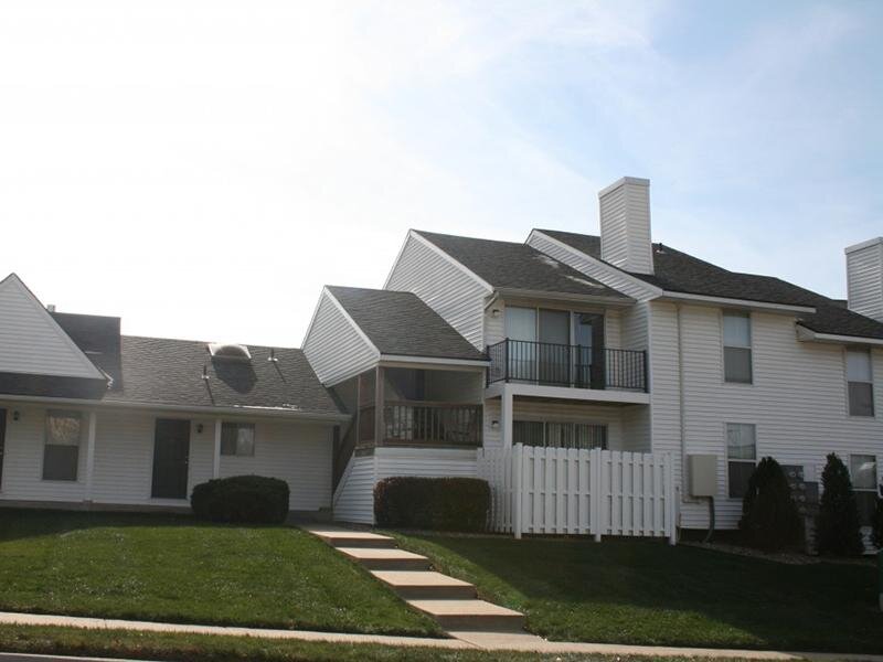 Exterior | Pinegate Apartments | Patios