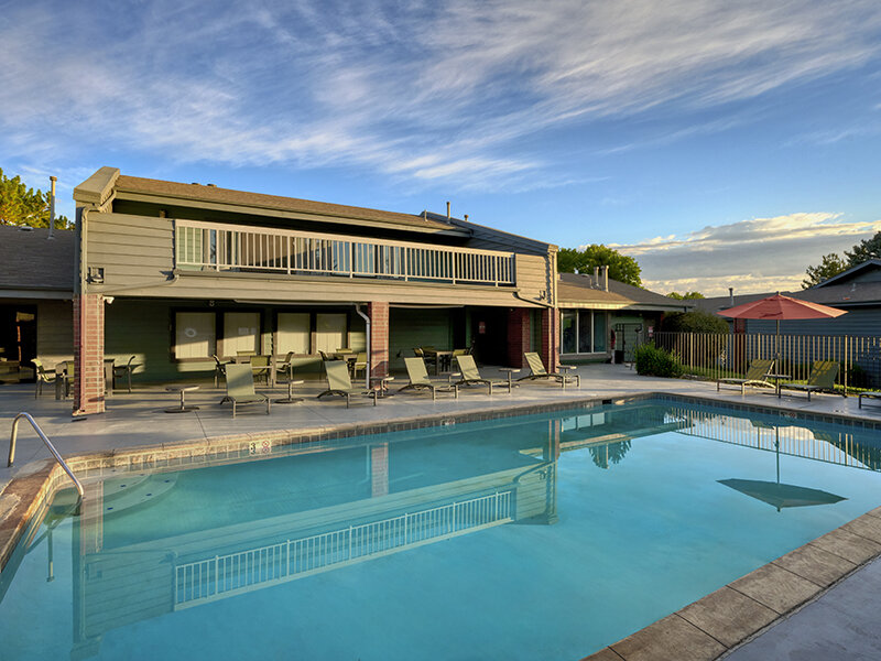 Sparkling Swimming Pool | Solstice Apartments in Aurora, CO